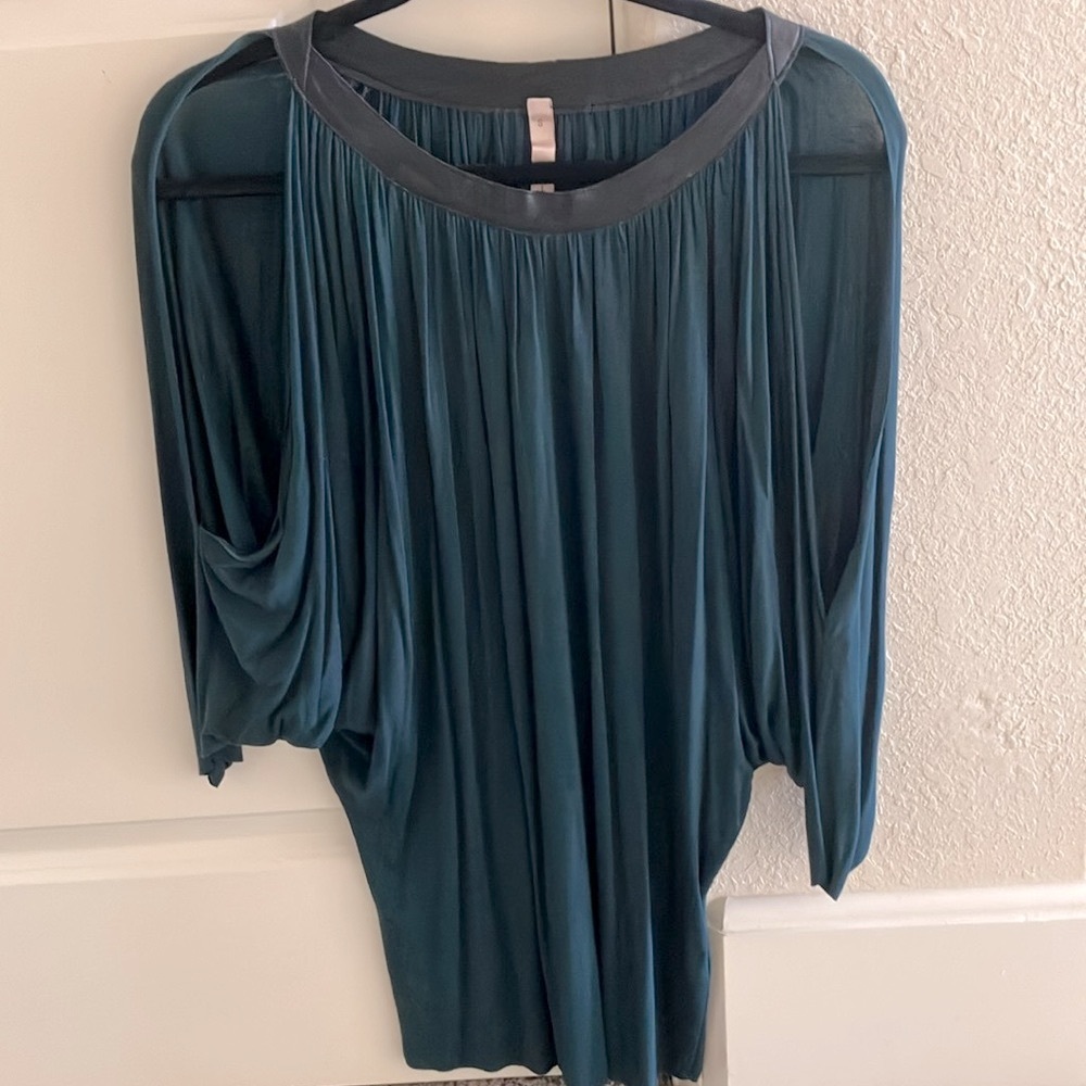 ✳️Bailey 44 Emerald Green Top with Black Faux Leather Trim✳️